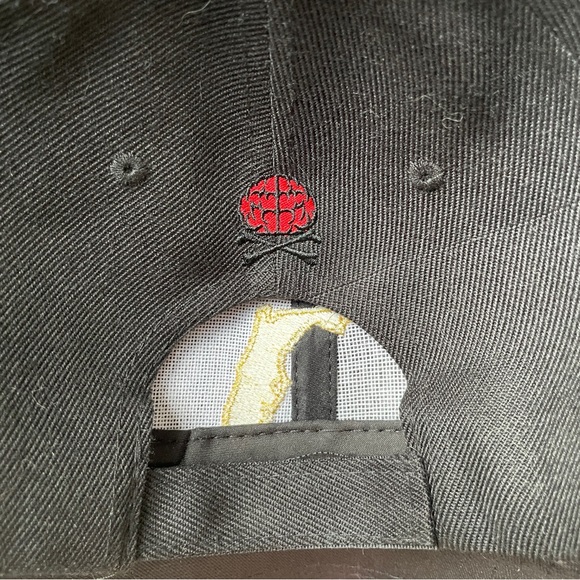 Black and Gold Florida Embroidered Structured Adjustable Baseball Cap - Picture 2 of 3